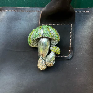 Prendedor Hongo Gris y Verde