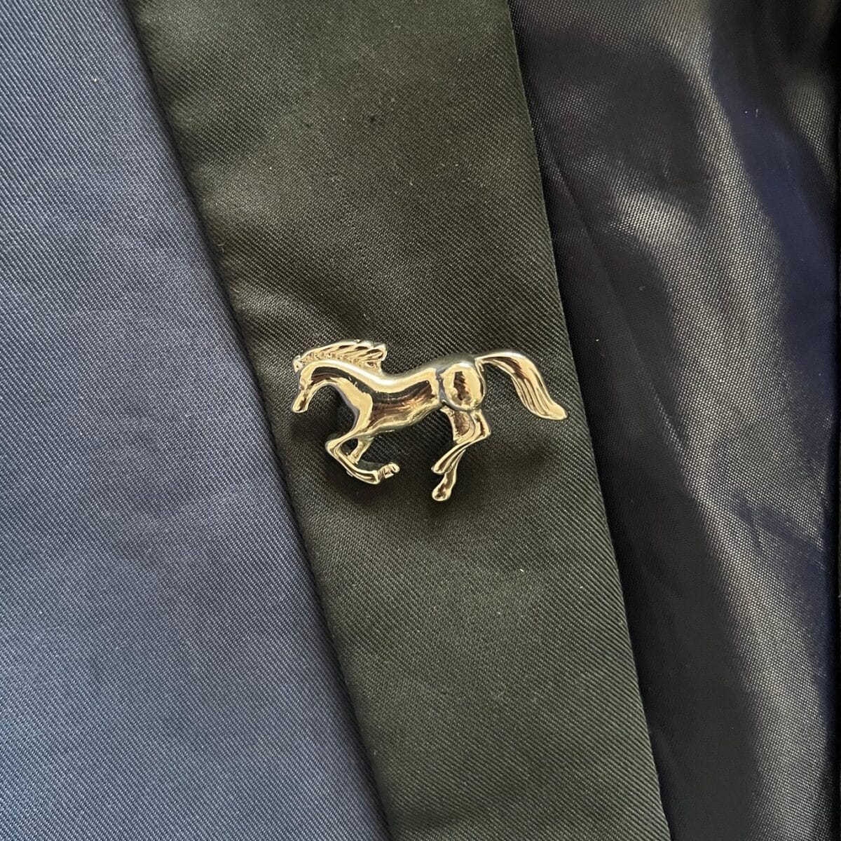 Prendedor Golden Horse